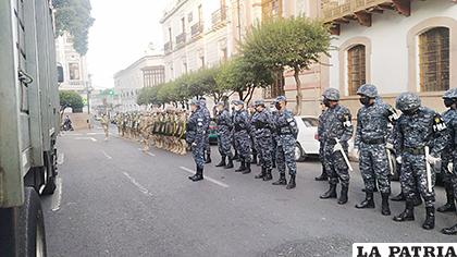 El operativo fue ejecutado entre militares y policías /FM Bolivia

