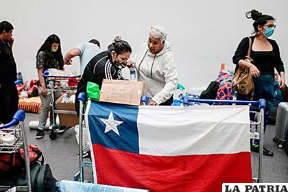 Chile registra el mayor número de decesos desde la llegada del virus al país /PL
