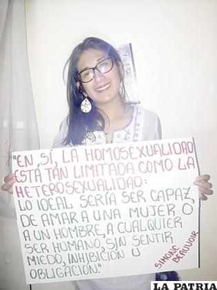 Activistas decidieron tomarse fotografías con carteles para sensibilizar a los internautas /LA PATRIA