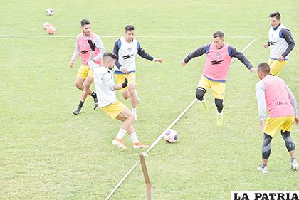 Los jugadores recibían instrucciones de entrenamiento de Asad hasta hace dos semanas /LA PATRIA /Archivo