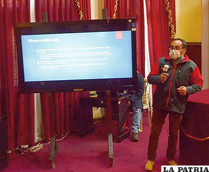 Carlos Valdez explica de qué manera se obtendrá el uso de plasma de pacientes recuperados de coronavirus /LA PATRIA
