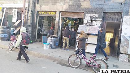 Varios negocios ya retornan a su actividad cotidiana /LA PATRIA
