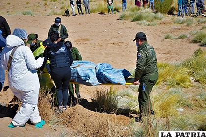 El sábado se encontró el cadáver de una mujer en los arenales de la zona sureste de la ciudad de Oruro /LA PATRIA
