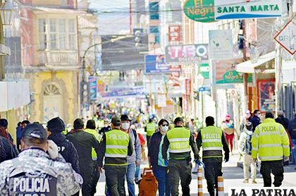 Los funcionarios de la Policía continuarán siendo desplegados por diferentes sectores de la ciudad /LA PATRIA
