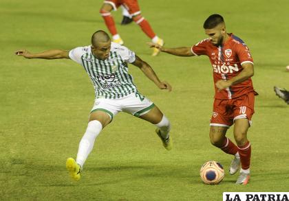 La acción del partido en el cual Oriente Petrolero fue superior a Royal Pari /APG