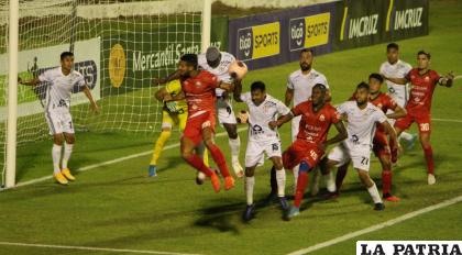 Guabirá, con la alegría de la victoria y Real Santa Cruz, con la pena de la derrota y la pérdida de su estratega /APG