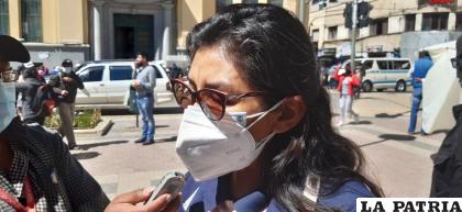 La senadora Vania Rocha inspeccionó centros de salud en Oruro /LA PATRIA