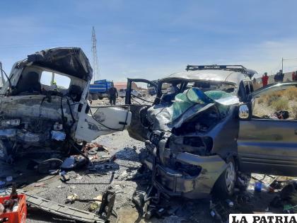 La colisión dejó un muerto, ocho heridos y daños de magnitud en los vehículos /LA PATRIA