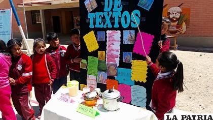 Feria educativa en la unidad educativa