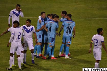 Una victoria que se tornó fácil para el cuadro paceño /LA PATRIA