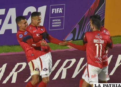 Paul Arano en el 86 anotó el empate para Wilstermann /APG