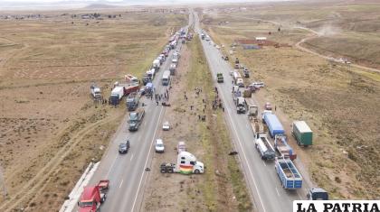 Los transportistas estuvieron bloqueando las carreteras del país /APG