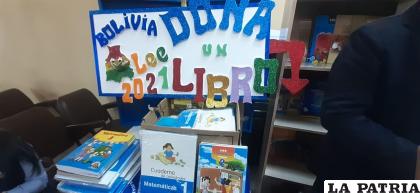 La Alcaldía de Oruro donó un stock de libros para formar bibliotecas /LA PATRIA