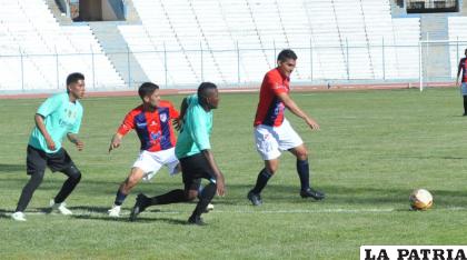 El fútbol orureño se queda suspendido por este fin de semana /LA PATRIA