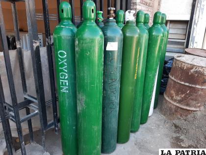 Cilindros de oxígeno recolectados para el CAM /Sedes