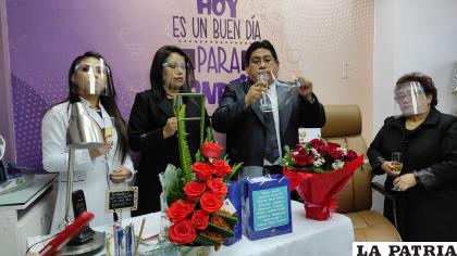 Durante el brindis en el acto de inauguración  /LA PATRIA