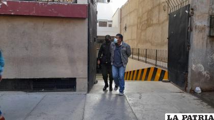 El imputado antes de su audiencia cautelar /La Patria