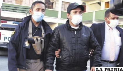 Melgar fue aprehendido e imputado por pedir datos de 592 personas /EL DEBER