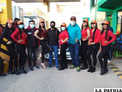 Fiesta, colorido y belleza en la inspección vehicular que se cumplió en la víspera /LA PATRIA
