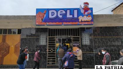 Deli Polloo los espera en la avenida Brasil, Aldana y San Felipe /LA PATRIA