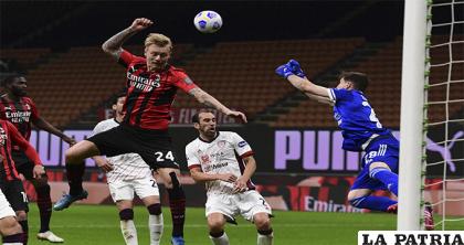 La acción del partido entre Milan y Cagliari que terminó empatado 0-0 /tribunanoticias.mx