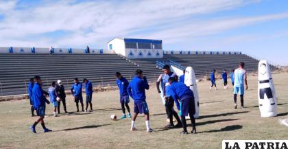Para el técnico Domingo Sánchez lo ideal será seguir en actividad y con la realización de una pretemporada /LA PATRIA