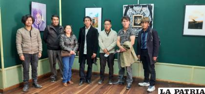 Algunos de los artistas que hoy exponen en la Casa de la Cultura “Simón I. Patiño” /LA PATRIA