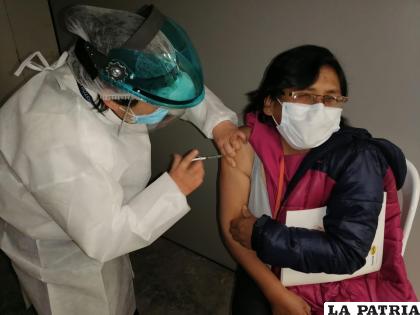 Asegurados reciben la Sinopharm /CNS