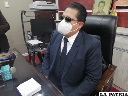 Administrador de la CNS, Ronald Cahuana en conferencia de prensa/LA PATRIA