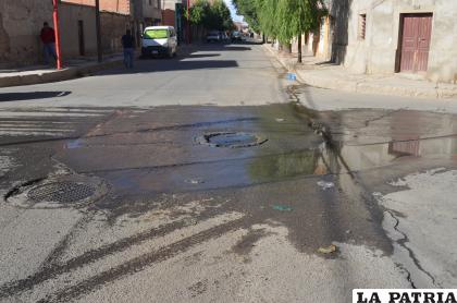 La mayoría de las calles de Oruro no tiene un buen asfalto /LA PATRIA