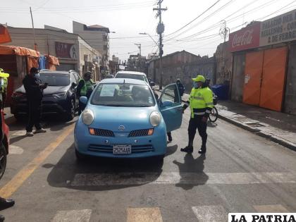 Tránsito arrestó a algunos choferes que incumplieron la medida /GAMO