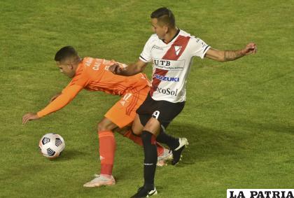 La acción del cotejo de ida en La Paz, ganó el “millonario” 2-0 el 20 de abril /APG