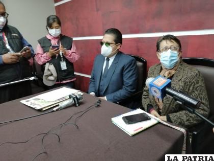 Autoridades de la CNS de Oruro en conferencia de prensa /LA PATRIA