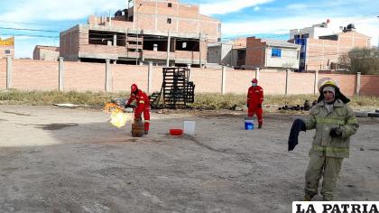 Detallaron sobre como apagar con un trapo mojado una garrafa en combustión /LA PATRIA