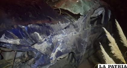 Una mujer que estaba dentro del vehículo resultó gravemente herida /LA PATRIA