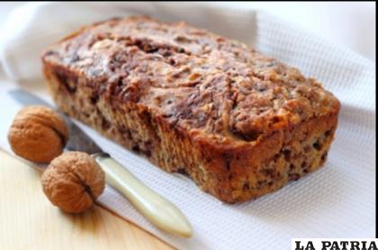 BUDÍN DE CANELA CON PASAS Y NUECES SALUDABLES