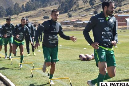 El seleccionado boliviano se alista en Huarina /FBF