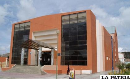 Casa Municipal de Cultura de Oruro /LA PATRIA