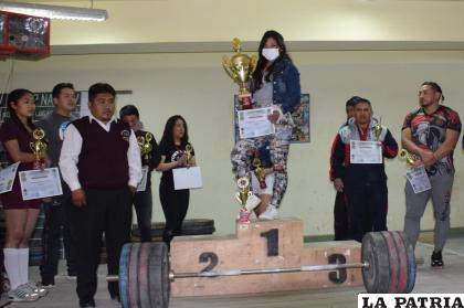 Elizabeth Ticona la mejor en la rama femenina /LA PATRIA