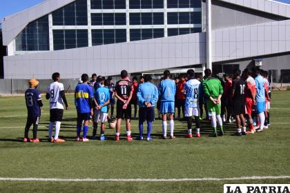 20 futbolistas conforman el combinado orureño de fútbol /LA PATRIA