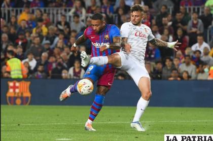 Memphis Depay remata para anotar el primero del Barcelona /as.com