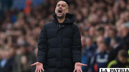 Pep Guardiola dirige al Manchester City, quería alojarse en el mismo hotel que le trajo suerte /as.com