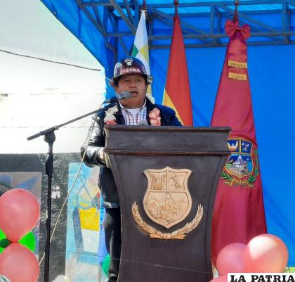 Huarachi dio su discurso en el acto central del 1 de mayo /LA PATRIA
