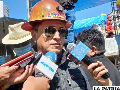 RAMIRO VILLAVICENCIO - MINISTRO DE MINERÍA