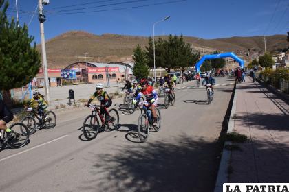 Más de 60 ciclistas estuvieron en competencia /LA PATRIA