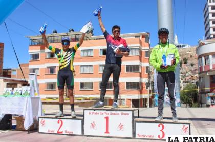 Los ganadores en la división Cicloturistas /LA PATRIA