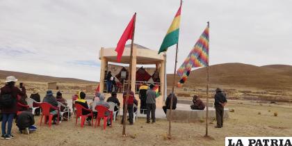 Pobladores de Lequepampa ratifican pertenecer a Oruro /VICTOR HUGO VASQUEZ 