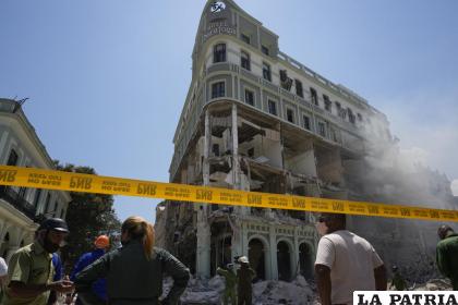 El Hotel Saratoga de cinco estrellas sufre graves daños tras una explosión
/AP Foto/Ramon Espinosa
