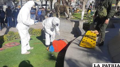 El hombre murió en la plaza 10 de Febrero /LA PATRIA