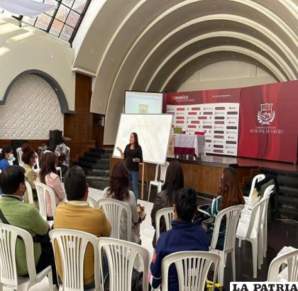 Taller de creación literaria, por Maritza Olórtegui Mariño.